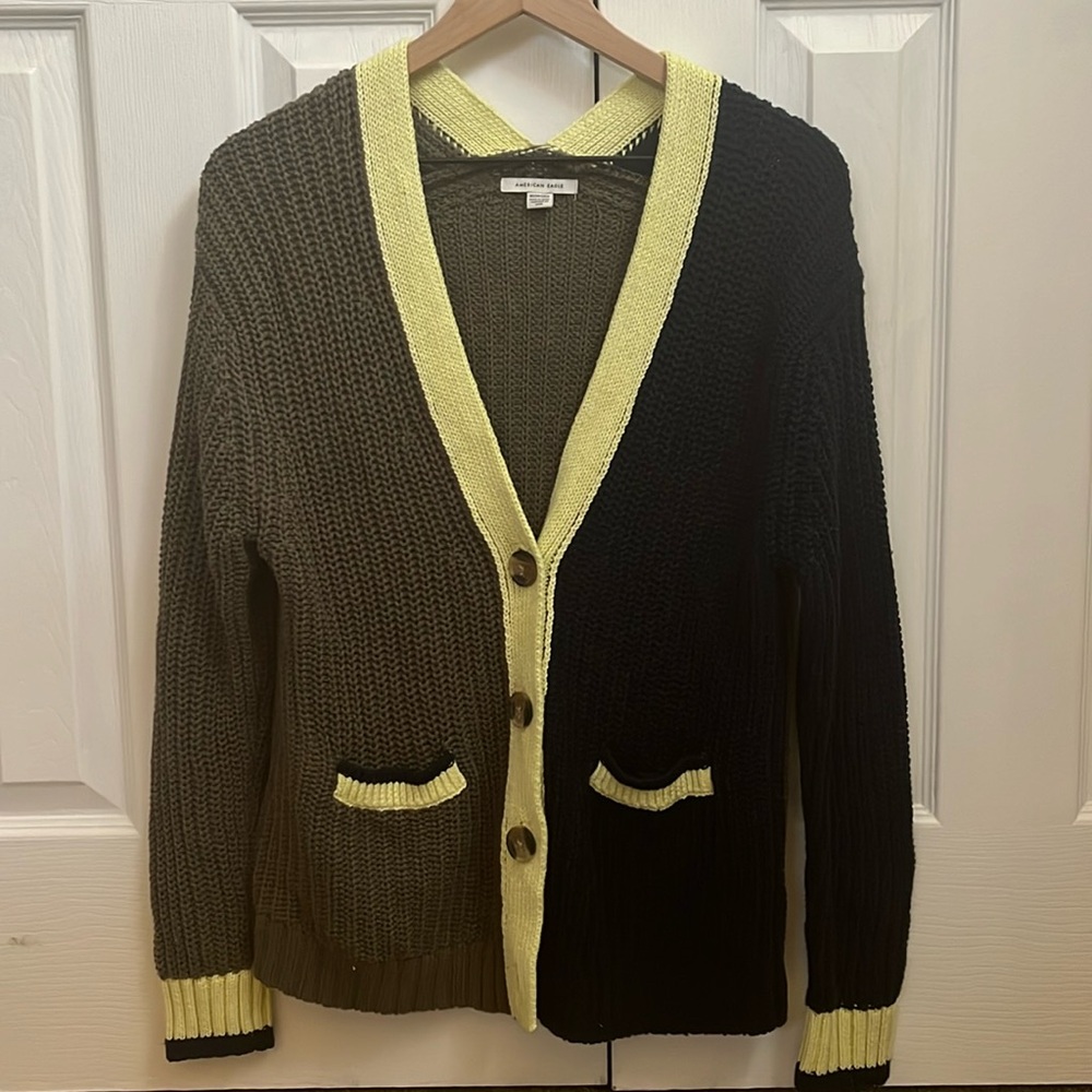 American Eagle women’s XS Cardigan sweater. NWOT